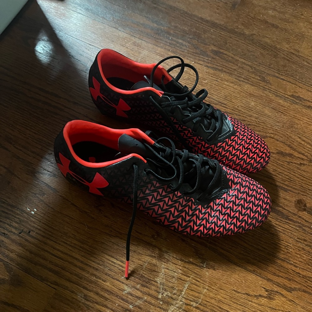 Women’s cleats worn once